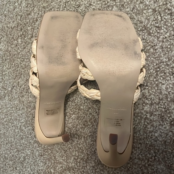 Steve Madden Heals - Picture 3 of 3